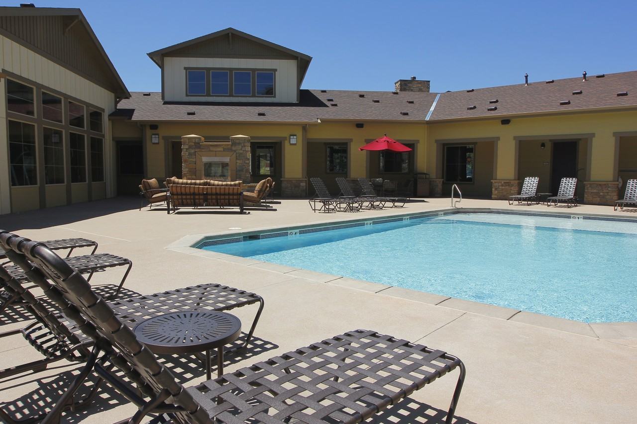 Green Leaf Rockrimmon Apartments 5824 Walsh Point Dr, Colorado