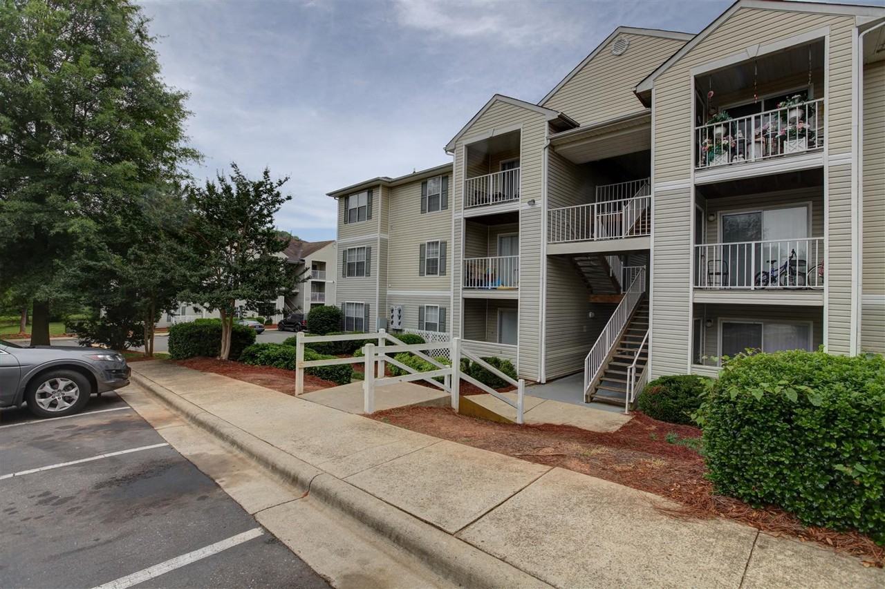 Pine Valley Apartments 5300 Countryside Dr, WinstonSalem, NC 27105