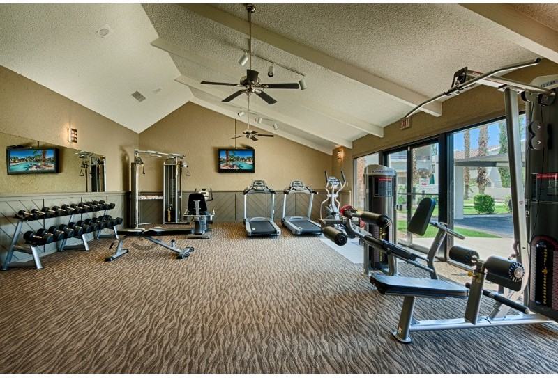 Monaco at McCormick Ranch Apartments 8250 North Vía Paseo del Norte