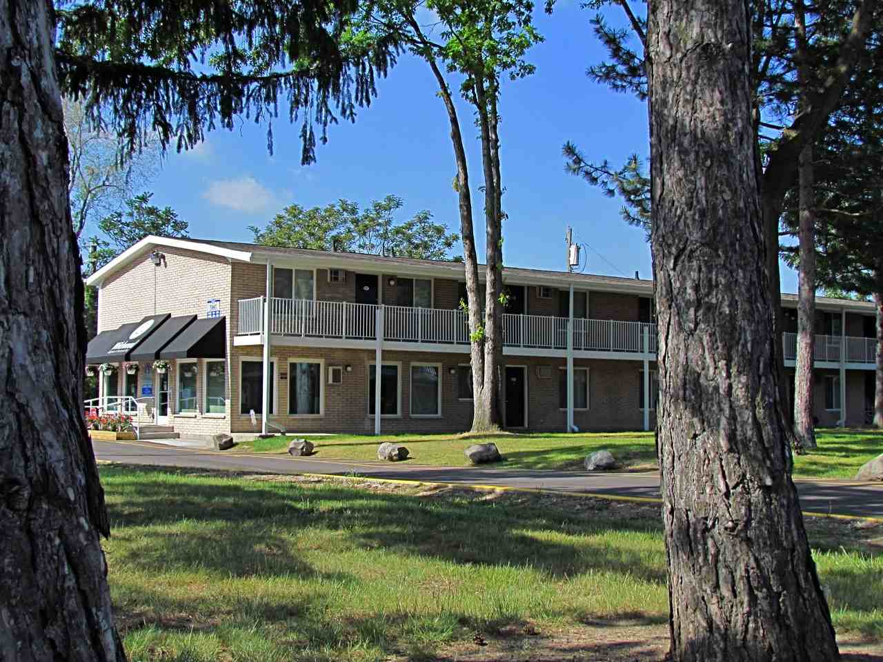 Wildwood Apartments 5995 N Wildwood St, Westland, MI 48185 Zumper