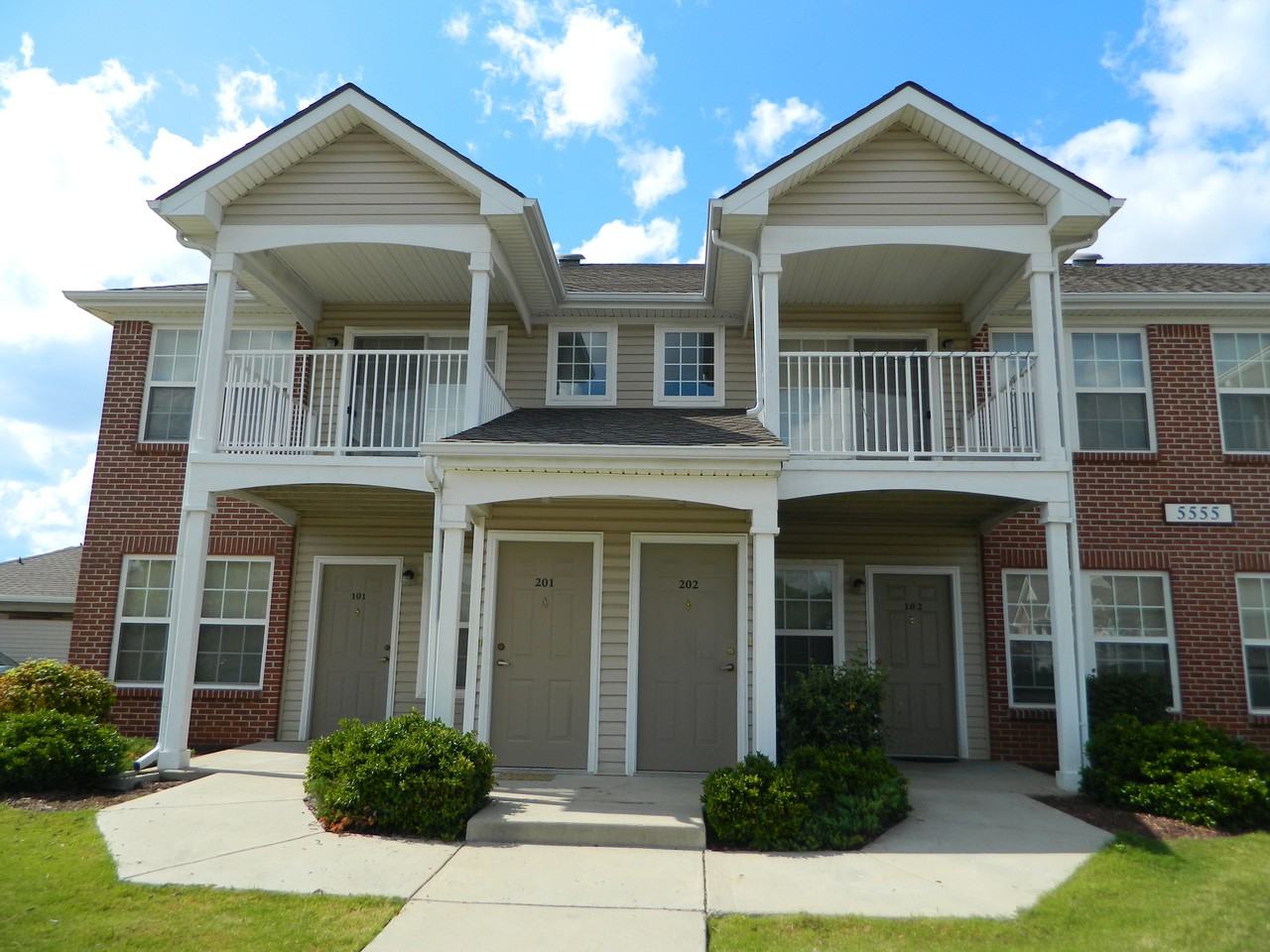 Ashland Lakes Apartments 5587 Berryman Dr, Olive Branch, TN 38125