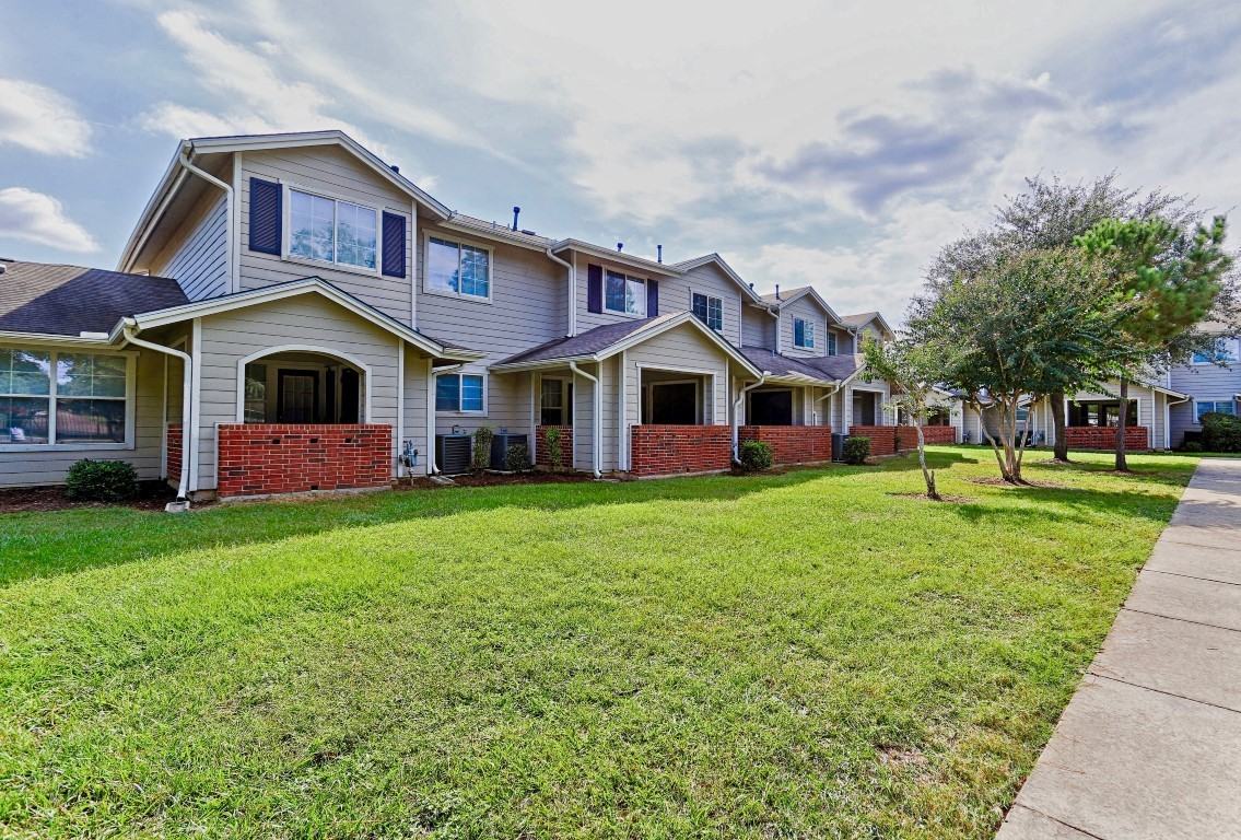 Woodlands of Beaumont Apartments 3150 W Cardinal Dr, Beaumont, TX