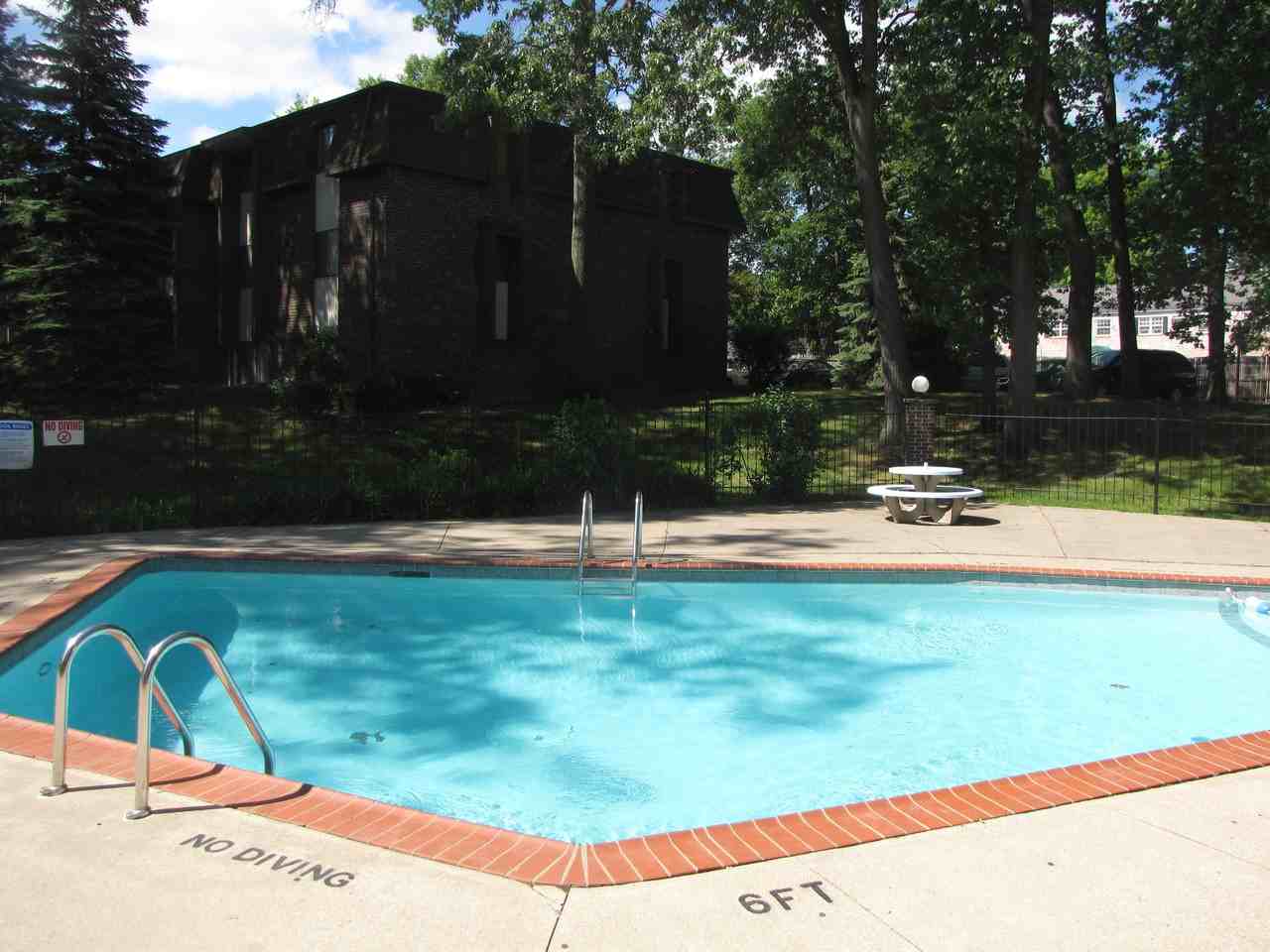 Cambridge Woods/ Briar Cliff Woods Apartments 3349 Airport Hwy