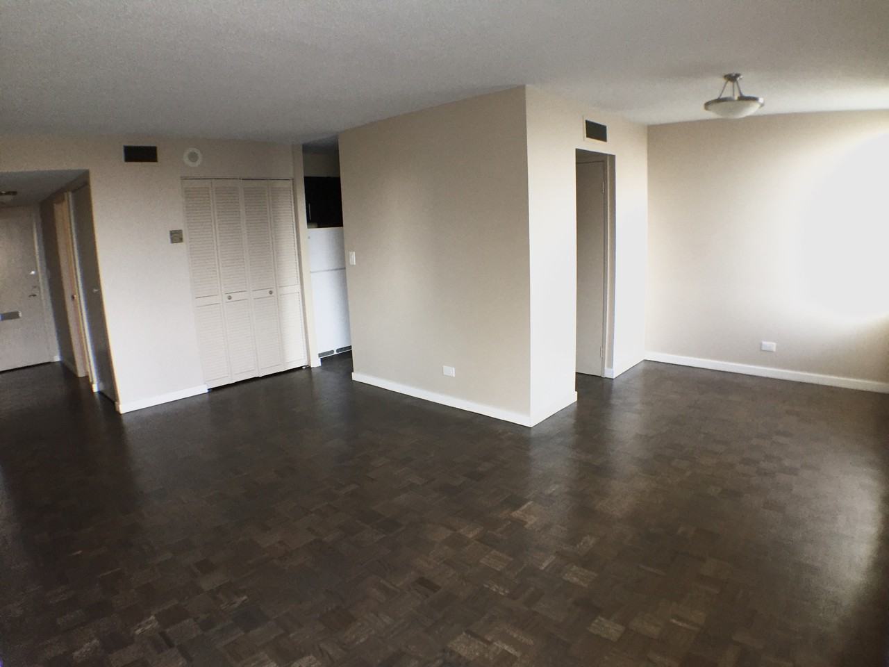 270 Roslyn Rd, Winnipeg, MB R3L 0H4 2 Bedroom Apartment for 1,356