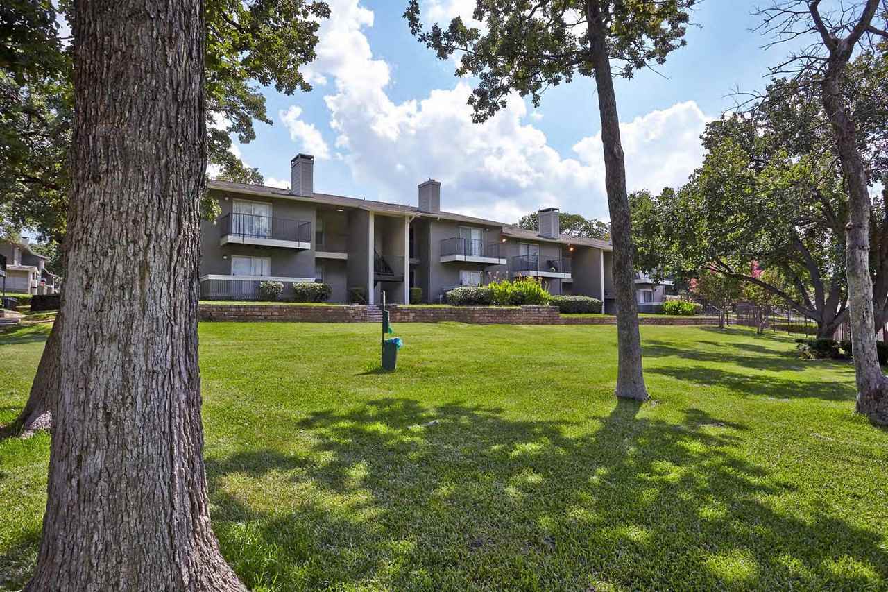 Oak Park Apartments Homes 1350 N Main St, Euless, TX 76039 Zumper