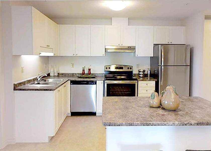 Fallowfield Towers III Apartments 121 Fallowfield Dr, Kitchener, ON