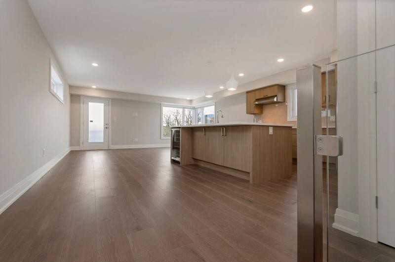 211 Loretta Avenue Apartments 211 Loretta Ave S, Ottawa, ON K1S 4P6