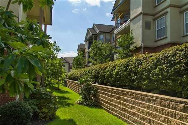 The Paddock at Eastpoint Apartments La Grange Rd, Louisville, KY