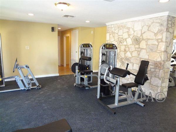 North West Military Highway at Larkspur Drive Apartments in San Antonio