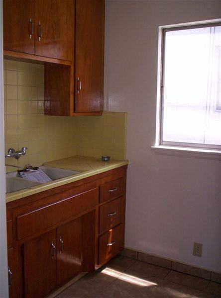 Barbara Manor Condo HOA, 723 E. 6th St Apartments 723 E 6th St, Long