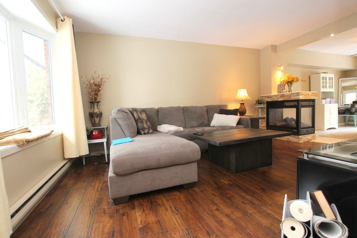 1611 Belcourt Blvd Apartments in Orleans Village, Ottawa, ON K1C 1M3