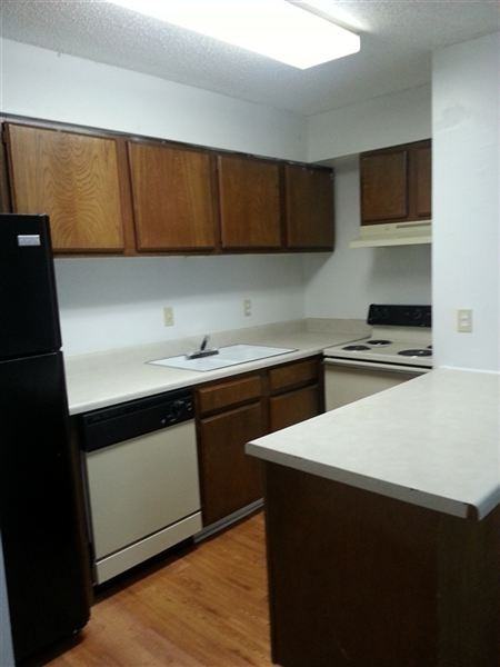 Country Club Woods Apartments 4031 Airport Blvd, Mobile, AL 36608