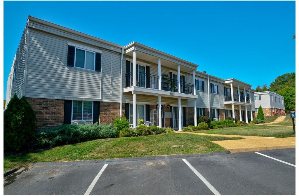 Heritage Estates Apartments 9196 Heritage Dr, Affton, MO 63123 Zumper