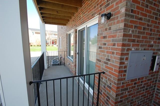 Lake Pointe Village Apartments 14144 Shadywood Dr, Plymouth, MI 48170