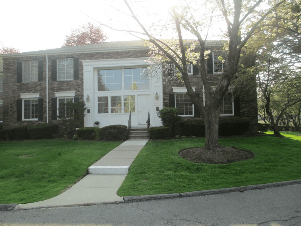 554 E Fox Hills Dr, Bloomfield Hills, MI 48304 2 Bedroom Condo for Rent