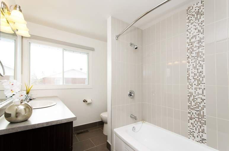 1913 Ogilvie Road, Ottawa, ON K1J 7N7 3 Bedroom House for 1,649/month