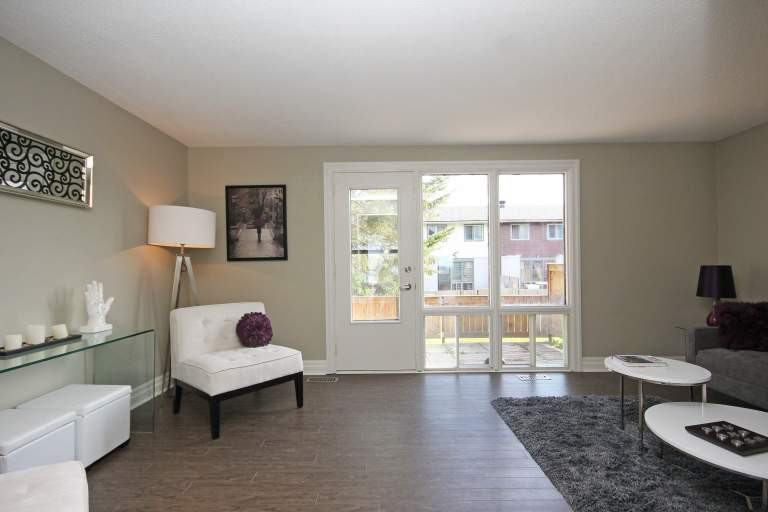 1913 Ogilvie Road, Ottawa, ON K1J 7N7 3 Bedroom House for 1,649/month