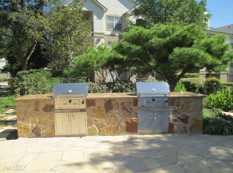 Western Center Blvd. Apartments in Fairway Bend, Fort Worth, TX 76137