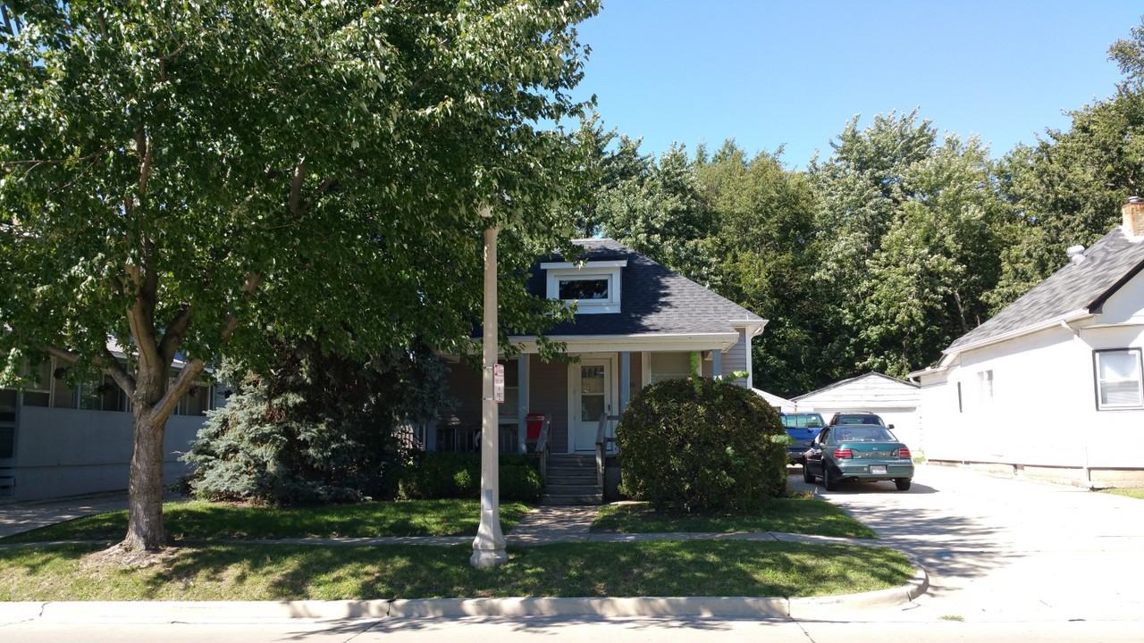 806 West Church Street, Urbana, IL 61801 Studio Apartment for Rent for