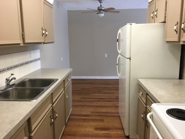 RIVERSIDE MEADOWS 2 bdrm condo Apartments 5812 61 St, Red Deer, AB