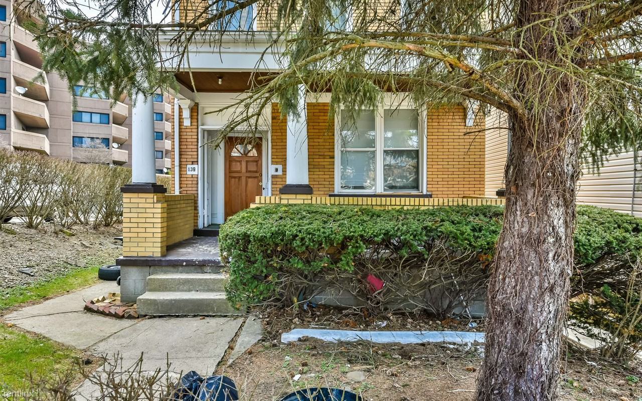 139 Plymouth St Apartments in Duquesne Heights, Pittsburgh, PA 15211