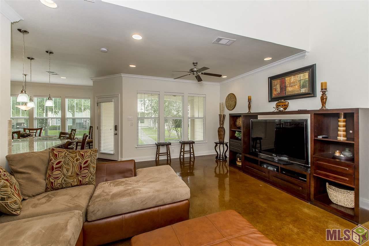 Pelican Lakes Pkwy 1804, Baton Rouge, LA 70820 3 Bedroom Condo for