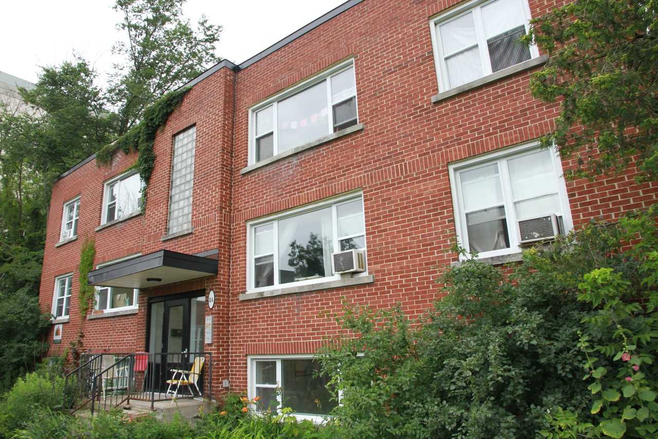 24 Chapleau Ave 6, Ottawa, ON K1M 1E2 2 Bedroom Apartment for 1,025