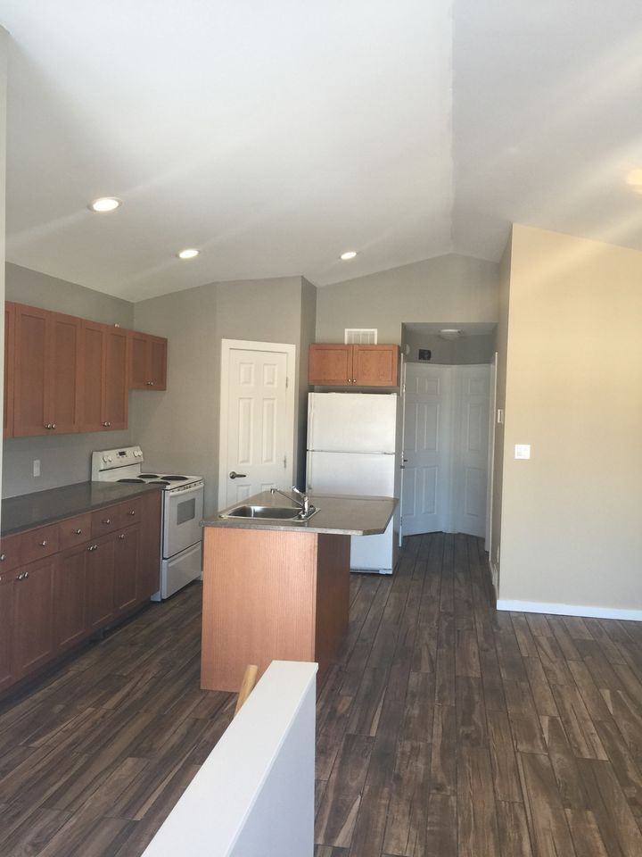 246 Harbison Ave W, Winnipeg, MB R2L 0A5, Canada 3 bedroom House