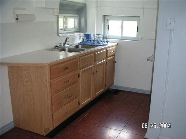 11 Mile and John R (Upper Flat) Apartments in Madison Heights, MI 48071 Zumper