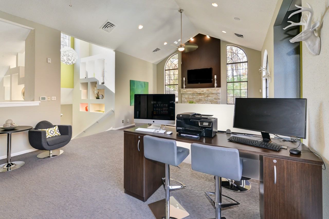 The Arbors At Fair Lakes Apartments 4408 Oak Creek Ln, Greenbriar, VA