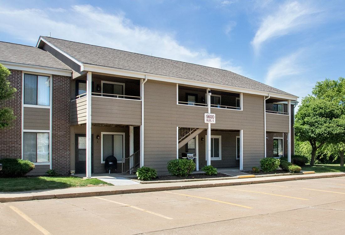 Crystal Ridge Apartments & Townhomes 5600 Jersey Ridge Rd, Davenport, IA 52807 Zumper