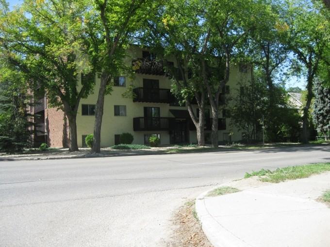 Regal Manor Apartments 220 Clarence Ave S, Saskatoon, SK S7N 1H3 Zumper