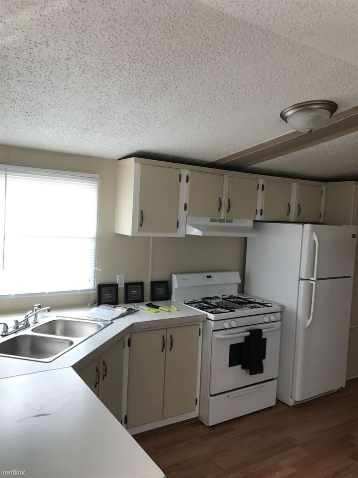 Old Leo Rd & E Dupont Rd Apartments in Cedar Creek Township, IN 46825