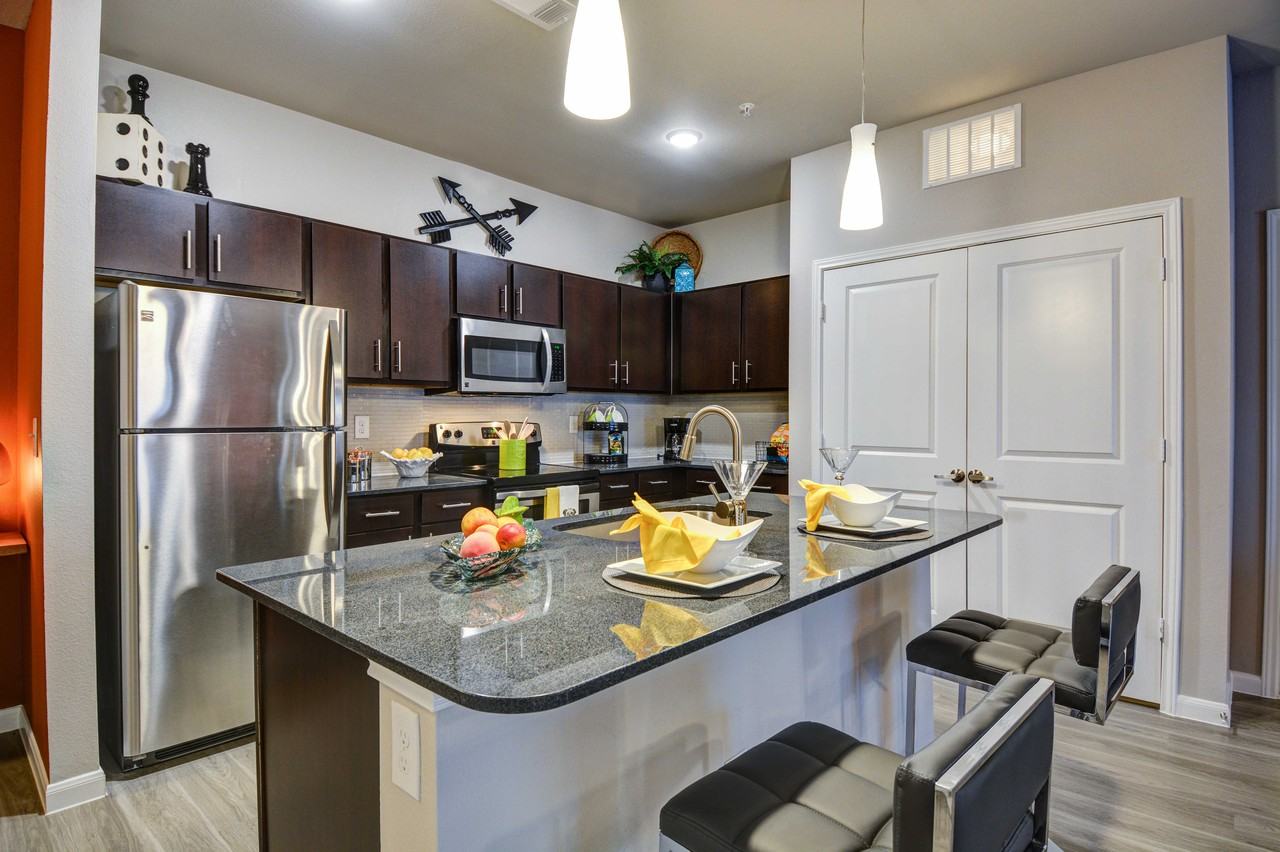 What will 900 rent you in Pipers Meadow, right now?