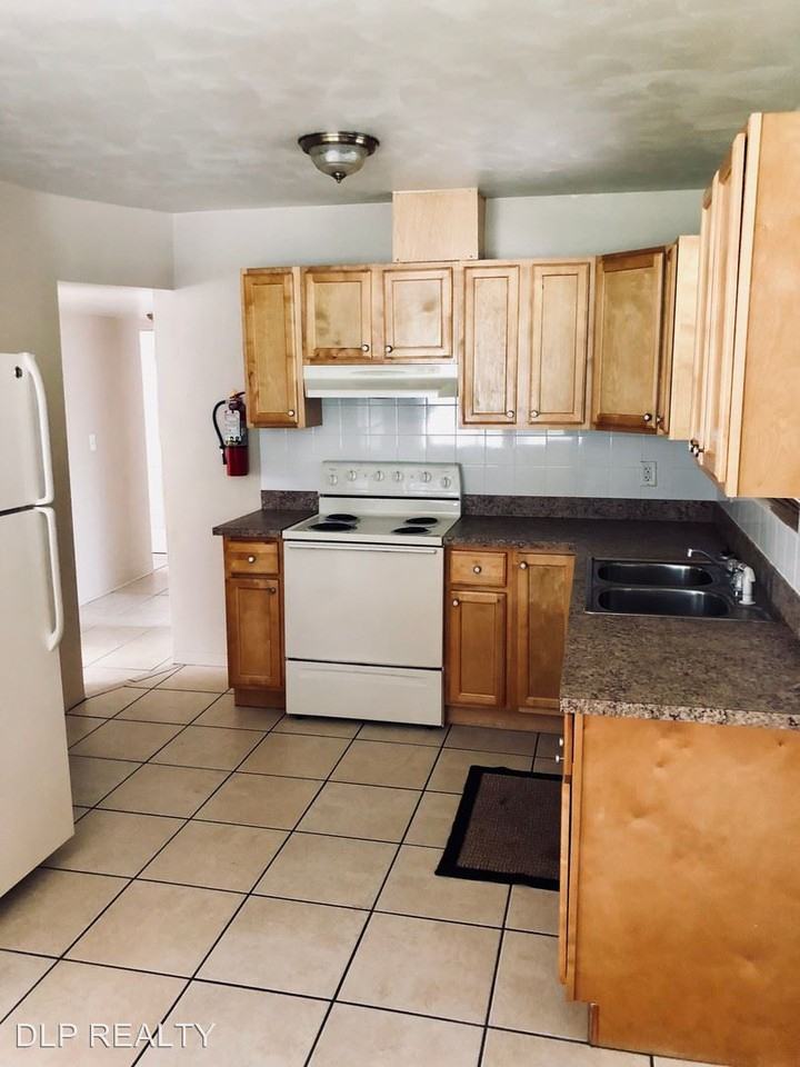 1166 Bryn Mawr Dr, Daytona Beach, FL 32114 3 bedroom House Rental