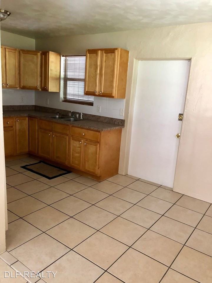 1166 Bryn Mawr Dr, Daytona Beach, FL 32114 3 bedroom House Rental