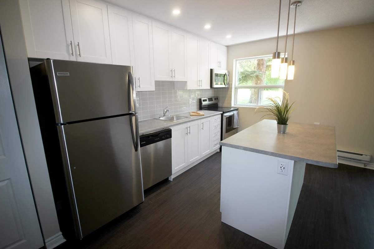 Grimsby Apartments 1 Slessor Blvd, Grimsby, ON L3M 3T2 Zumper