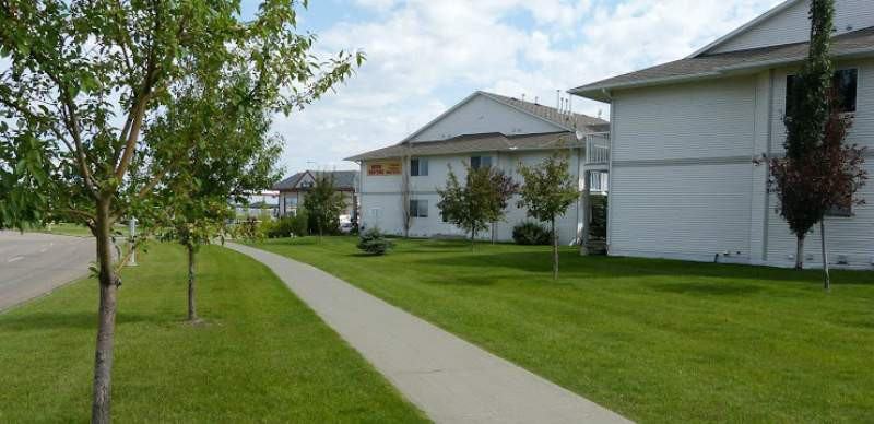 Windermere Estates Apartments 620 King St, Spruce Grove, AB T7X 4B2