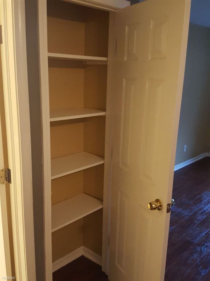 Heritage Pointe Apartments 10114 Holly Ln, Des Plaines, IL 60016 Zumper