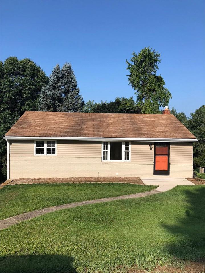 114 Neilson Dr, Jefferson Hills, PA 15025 3 Bedroom Apartment for Rent