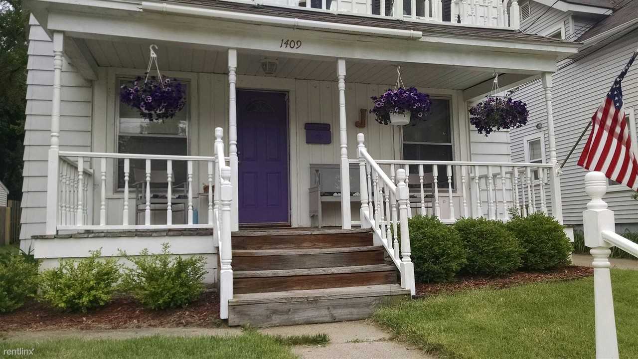 Walker and Leonard Apartments in Westside Connection, Grand Rapids, MI