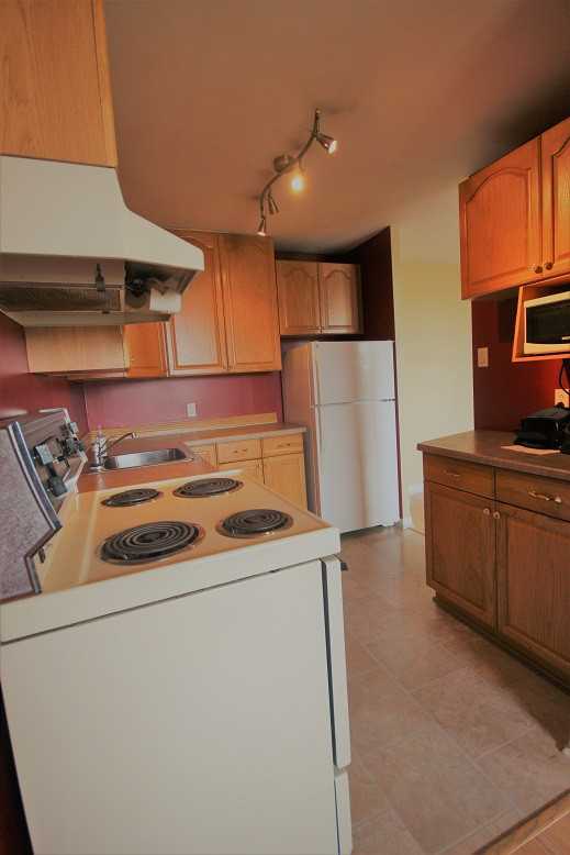 2000 Jasmine Crescent Unit 101, Ottawa, ON K1J 8K4 2 Bedroom Condo for