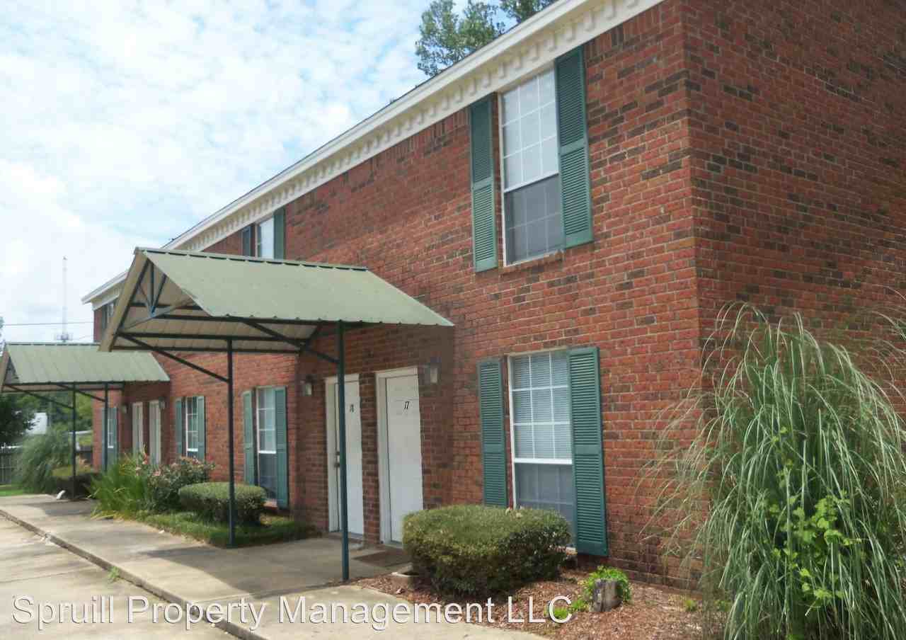 Yellow Jacket/Gillespie Apartments Yellow Jacket Dr, Starkville, MS