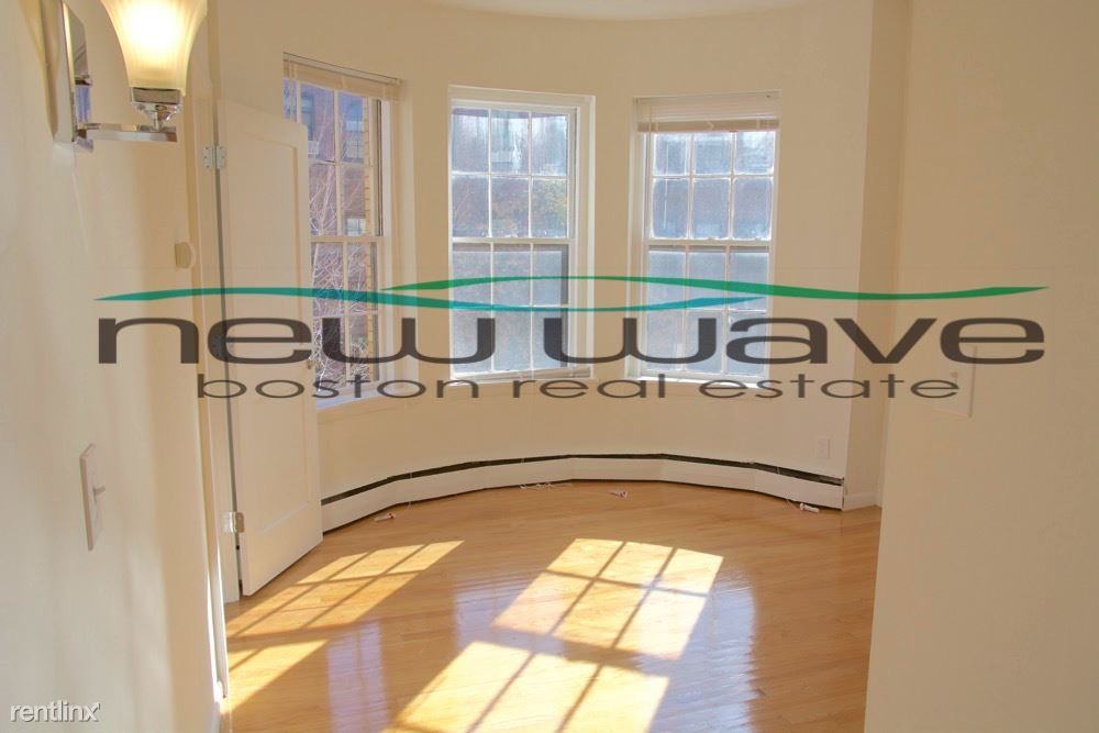 Saint Botolph St and Massachusetts Avenue Apartments in Fenway