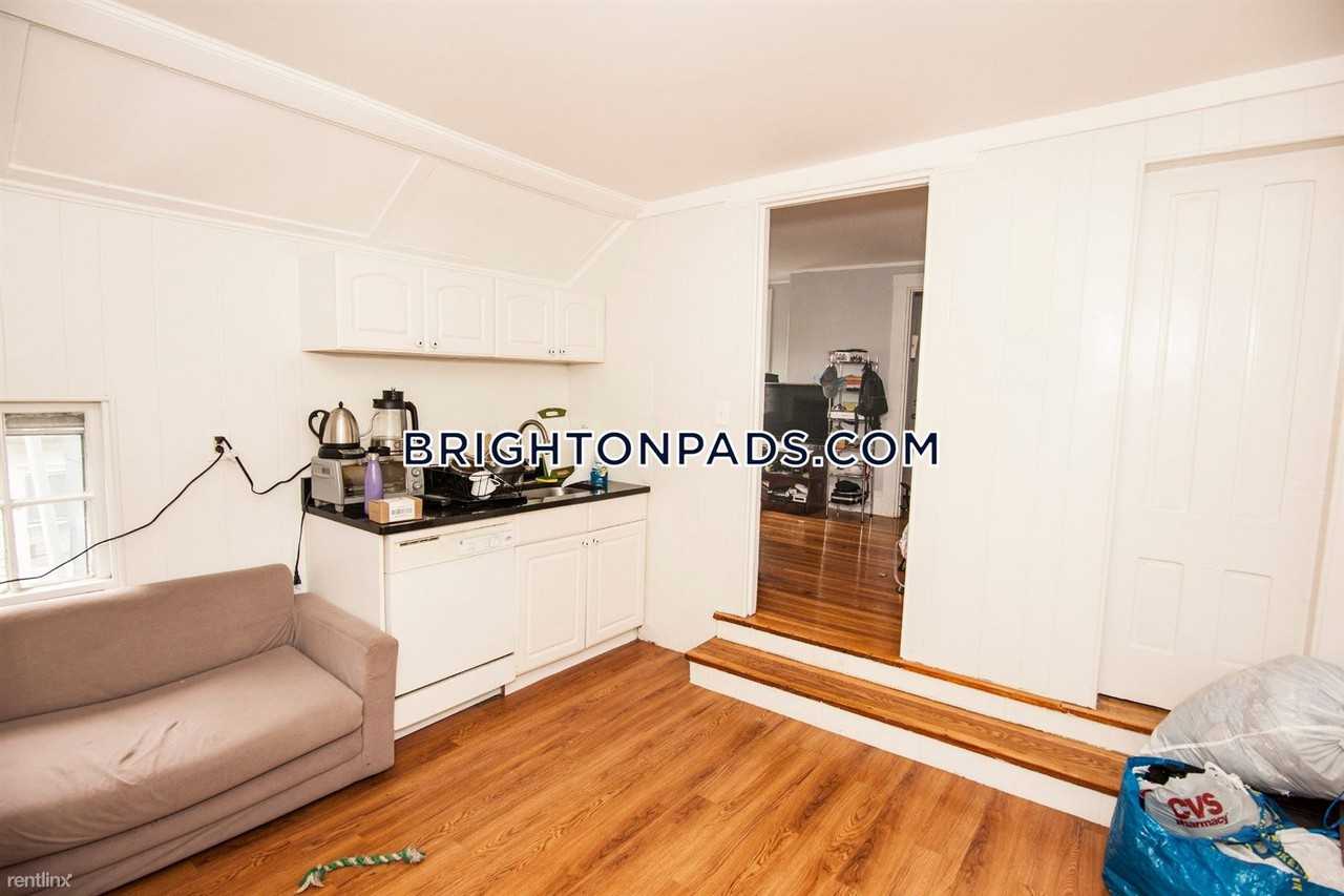 41 Bigelow St Apartments in Oak Square, Boston, MA 02135 Zumper