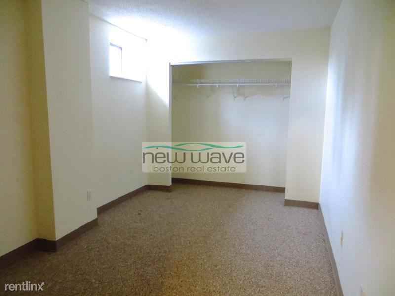 Charlesgate East Apartments in Fenway Kenmore Audubon Circle