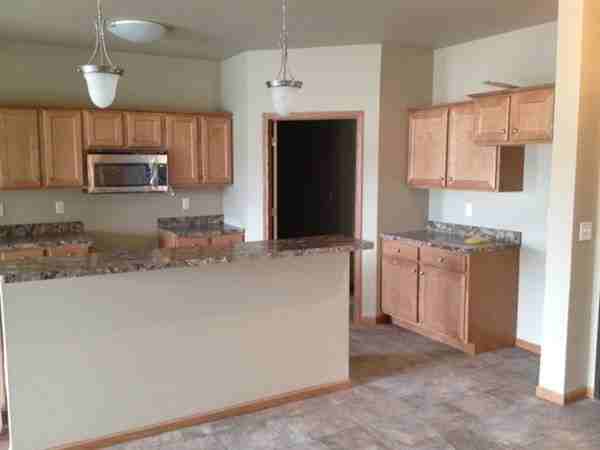 Meadow Ridge II Apartments 601 Meadow Ridge Loop NW, Mandan, ND 58554