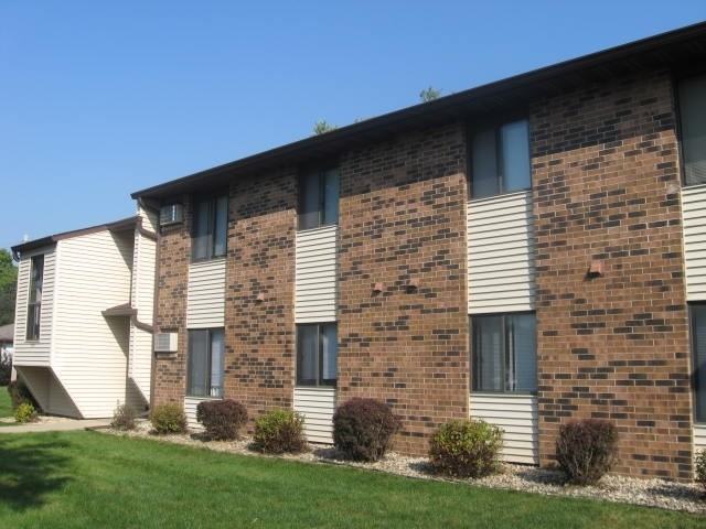 Falcon Crest Village Apartments 236 4th St, DeWitt, IA 52742 Zumper
