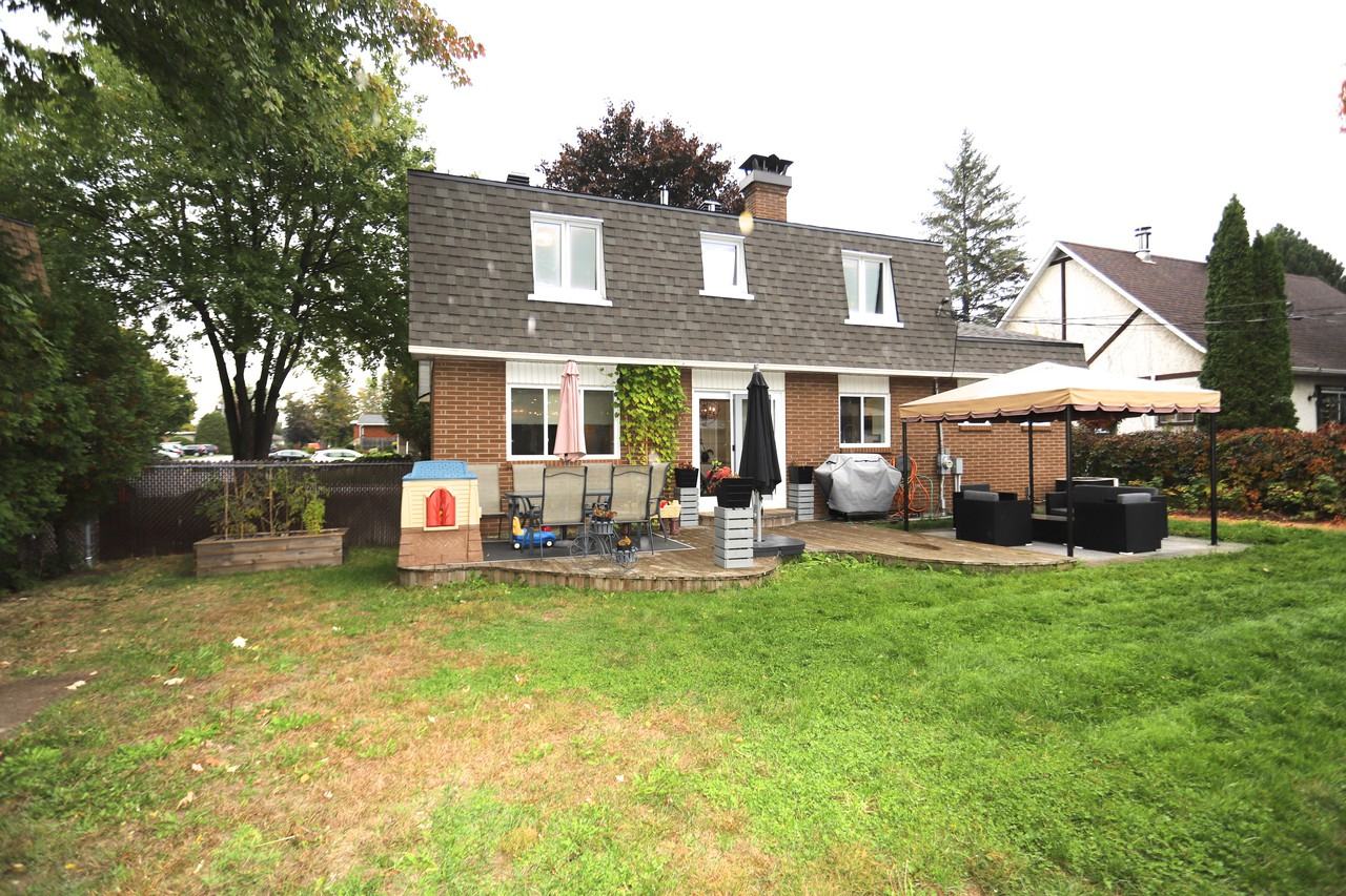 13290 Rue Sauriol, Pierrefonds, QC H8Z 1B6, Canada 4 bedroom House