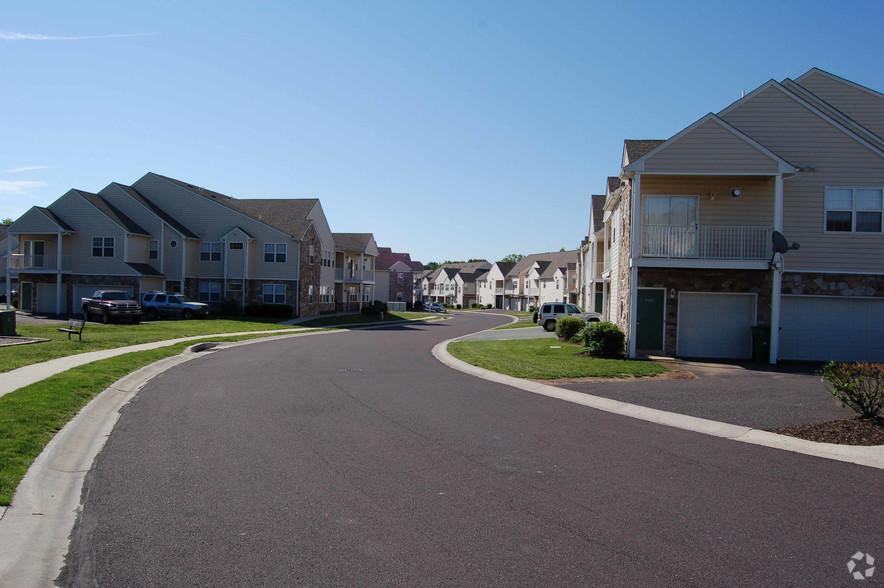 2102 Hunsberger Drive, Royersford, PA 19468 2 Bedroom Apartment for